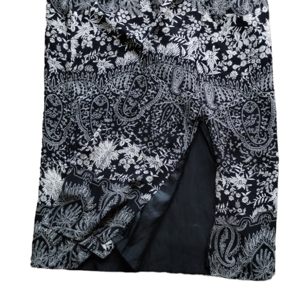 Kasper Vintage Women's 2-Piece Black and Cream Paisley Print Wrap Skirt And Top - Picture 5 of 10